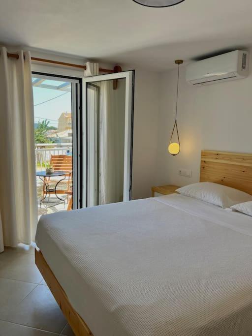 Sihena * Skiathos Town